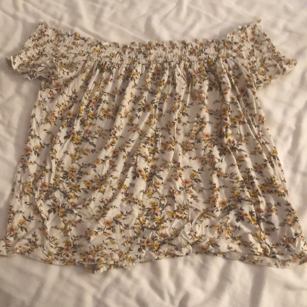 AMERICAN EAGLE flowered off the shoulder top